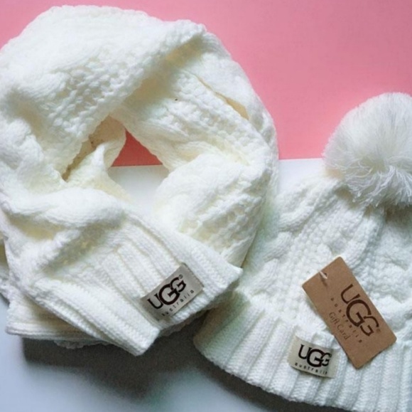Last 1•🎁UGG Australia Knit Scarf Pom Hat Set - Picture 5 of 5